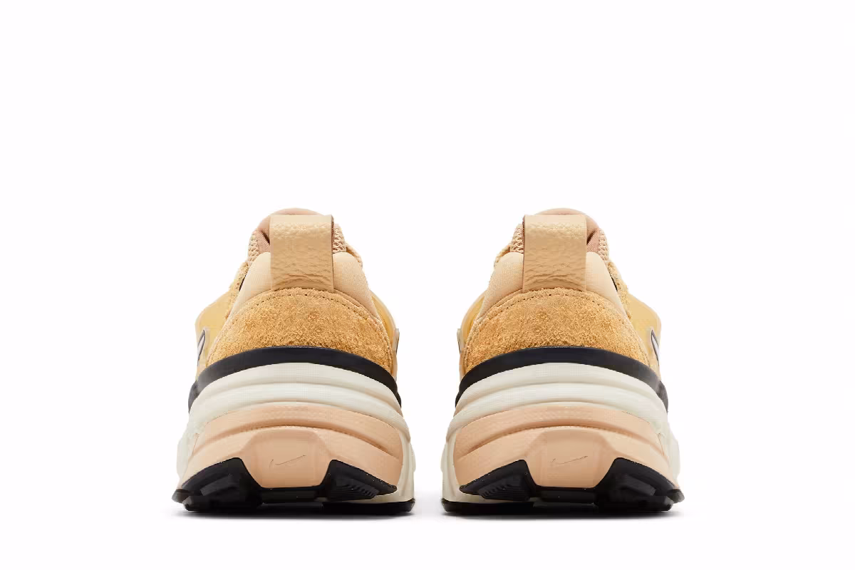 Nike Women's V2K Run Sesame, view 7