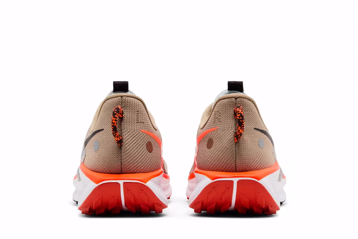 Nike Pegasus Trail 5 GS Khaki Hyper Crimson, view 7