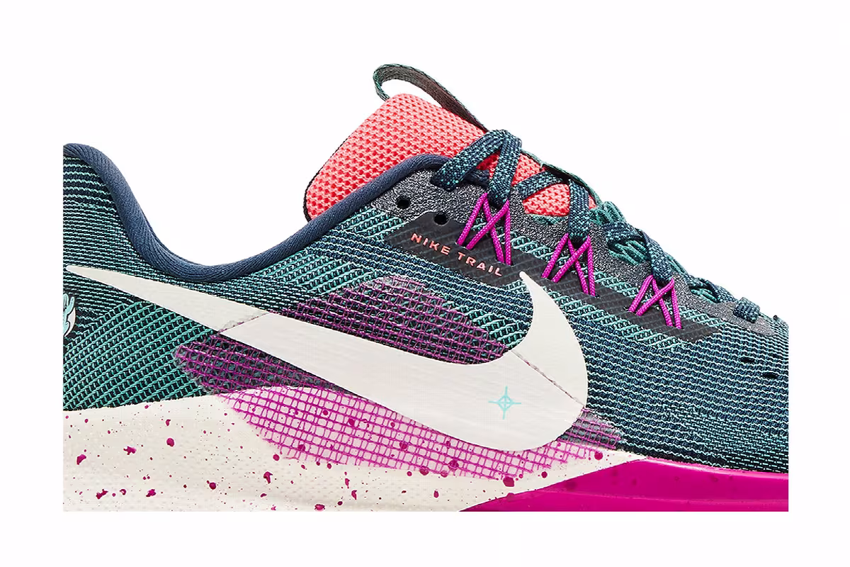 Nike Women's Pegasus Trail 5 Vivid Grape Green Frost, view 3