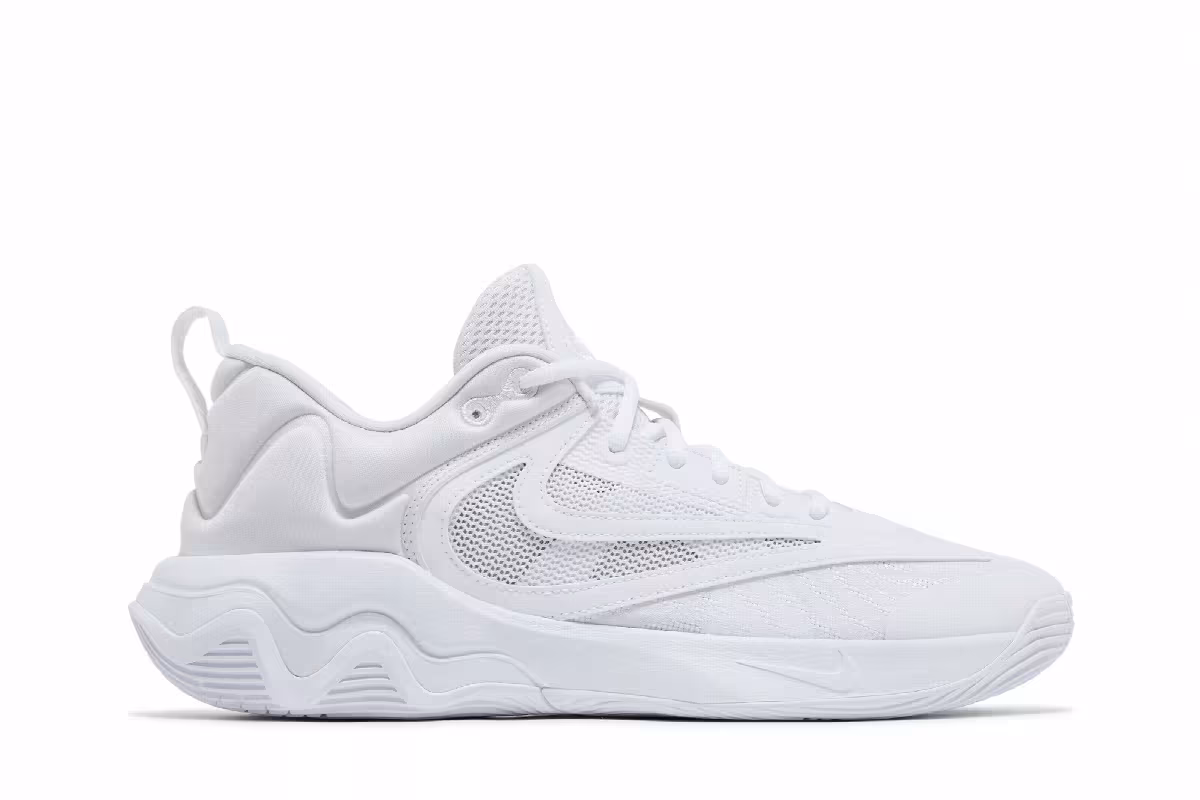 Nike Giannis Immortality 3 Triple White, view 2