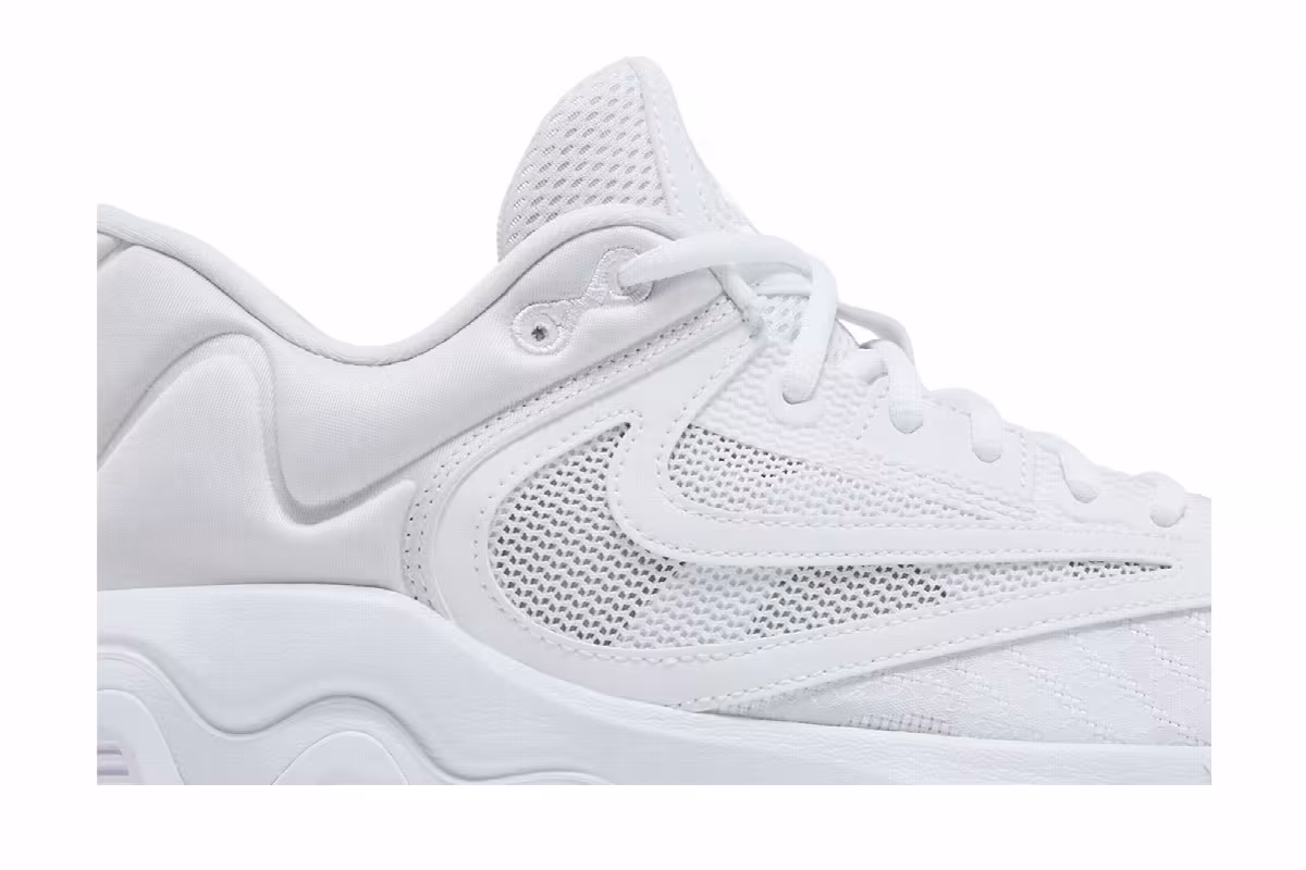 Nike Giannis Immortality 3 Triple White, view 3