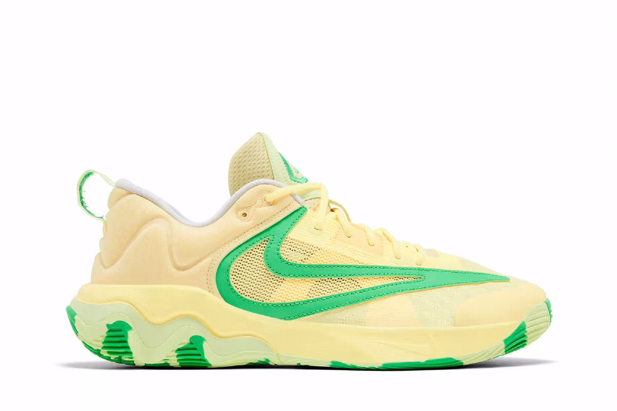 Nike Giannis Immortality 3 Soft Yellow Green Shock, view 2