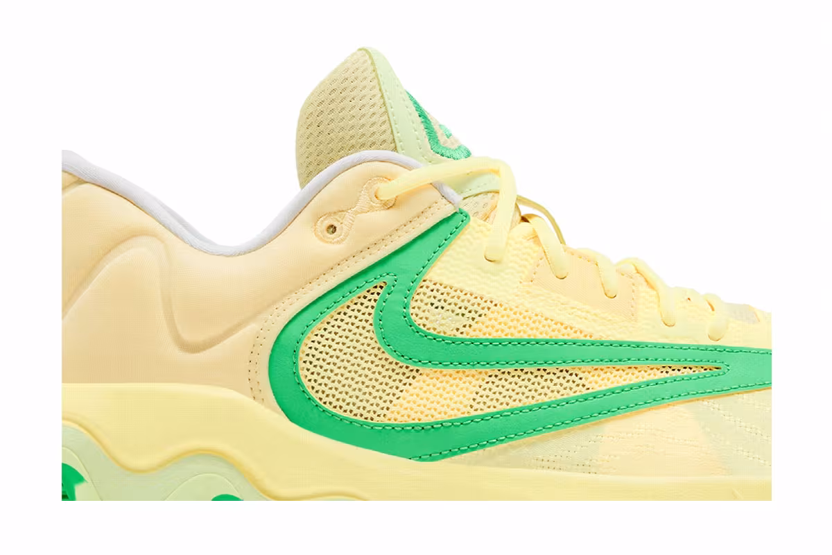 Nike Giannis Immortality 3 Soft Yellow Green Shock, view 3