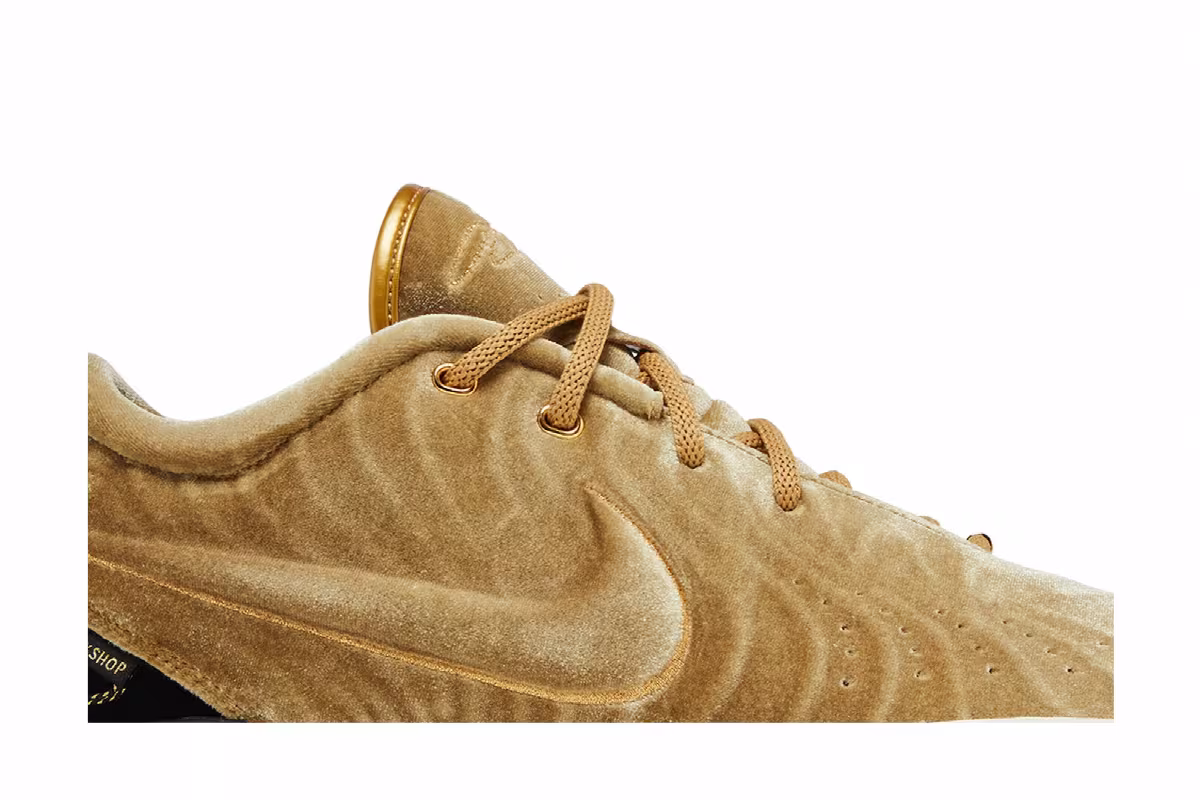 The Shop x Nike LeBron 21 Nobility, view 3