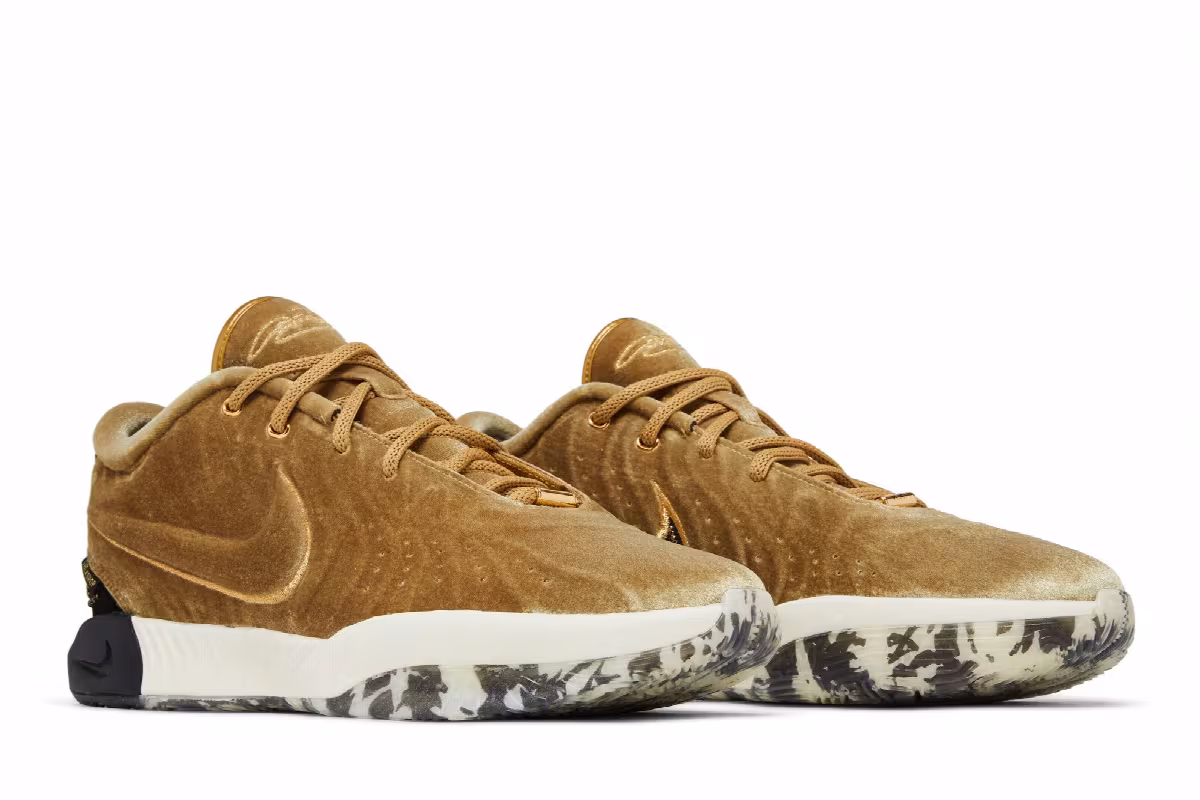 The Shop x Nike LeBron 21 Nobility, view 9