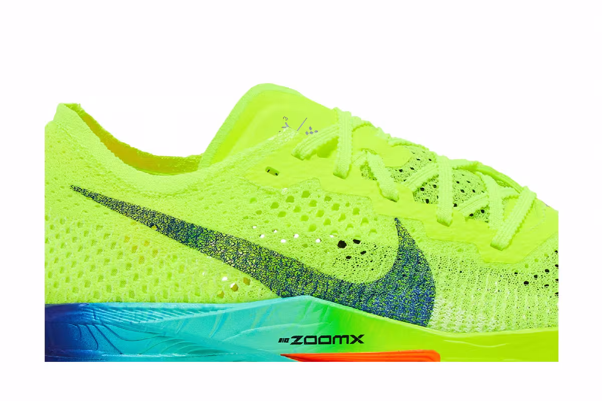 Nike Women's ZoomX VaporFly Next% 3 Fast Pack, view 3