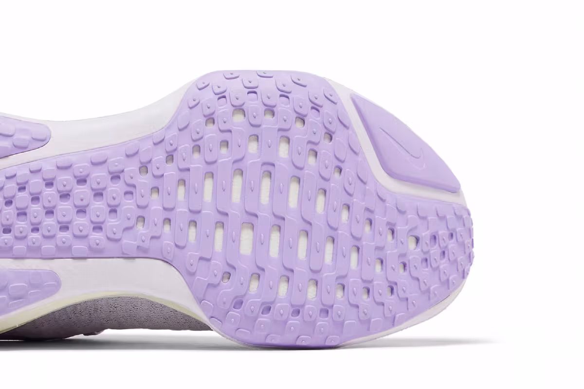 Nike Women's ZoomX Invincible 3 Barely Grape Black, view 6