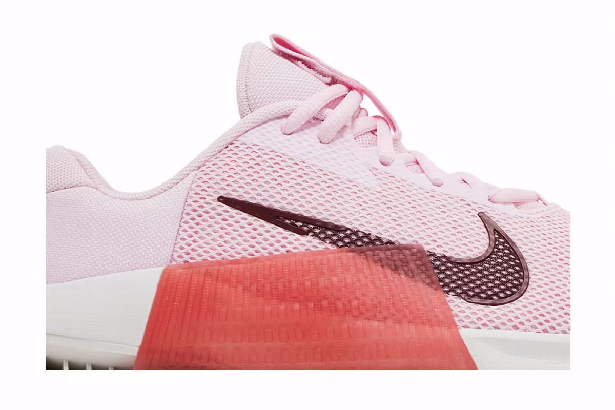 Nike Women's Metcon 9 Pink Foam Dark Team Red, view 3