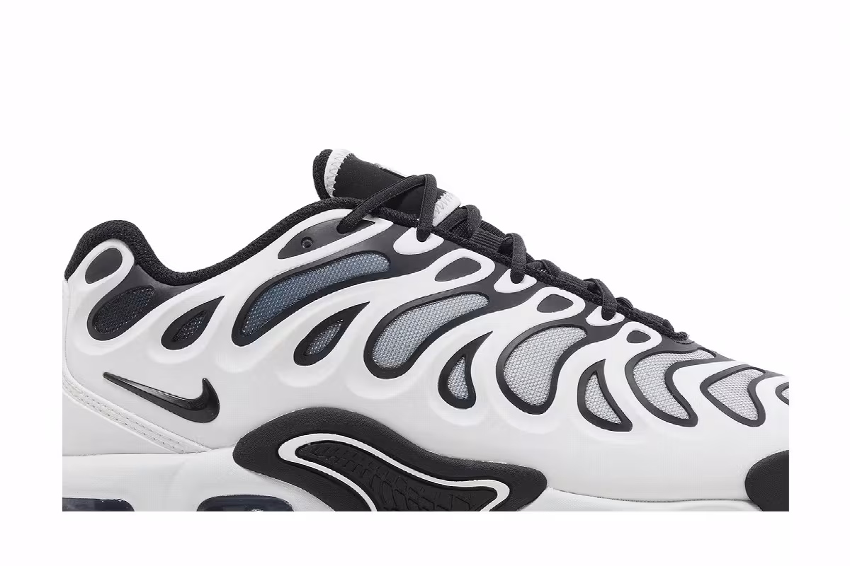 Nike Air Max Plus Drift White Silver Black, view 3