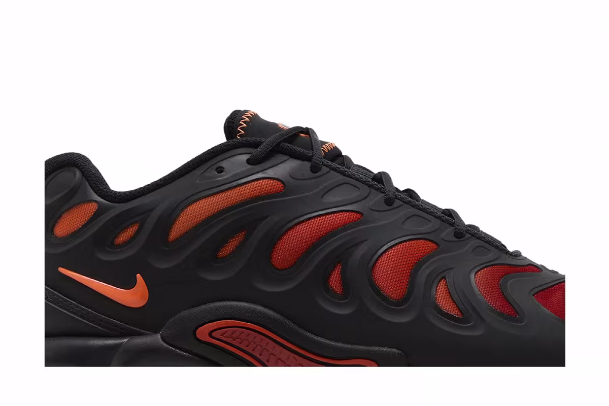 Nike Air Max Plus Drift Black Dragon Red, view 3