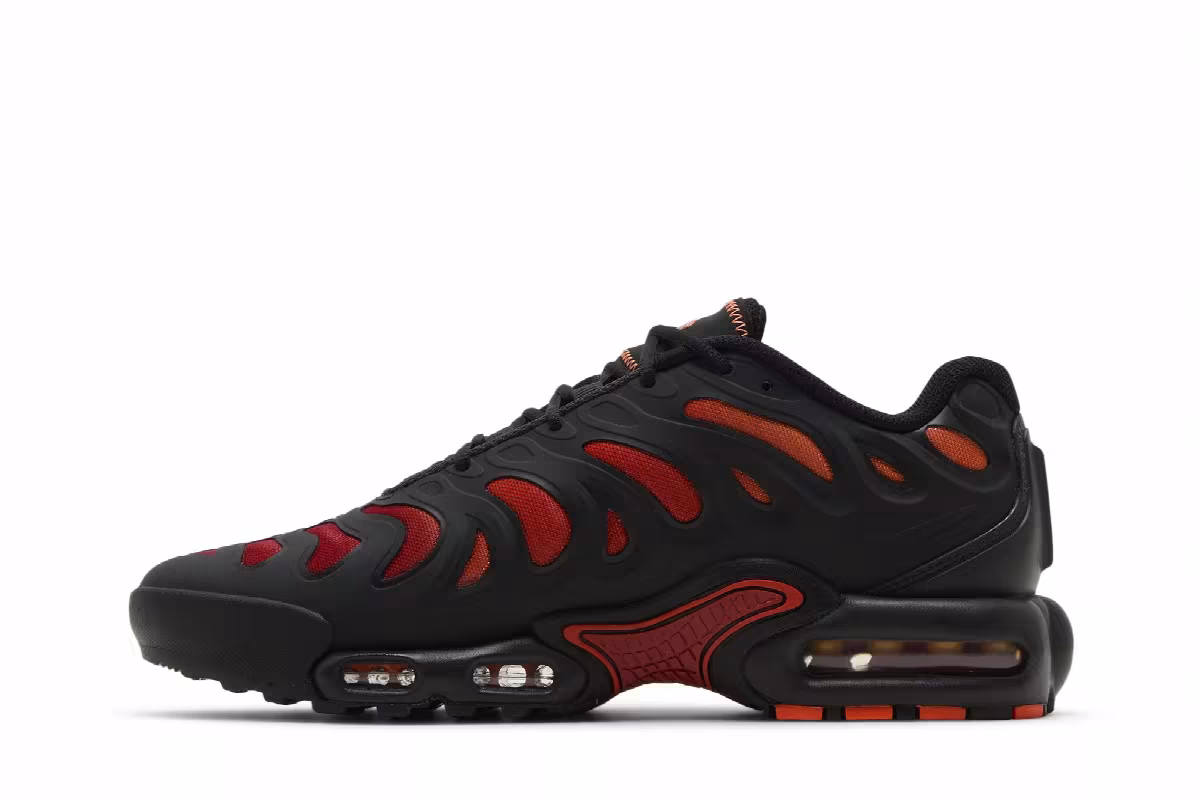 Nike Air Max Plus Drift Black Dragon Red, view 4