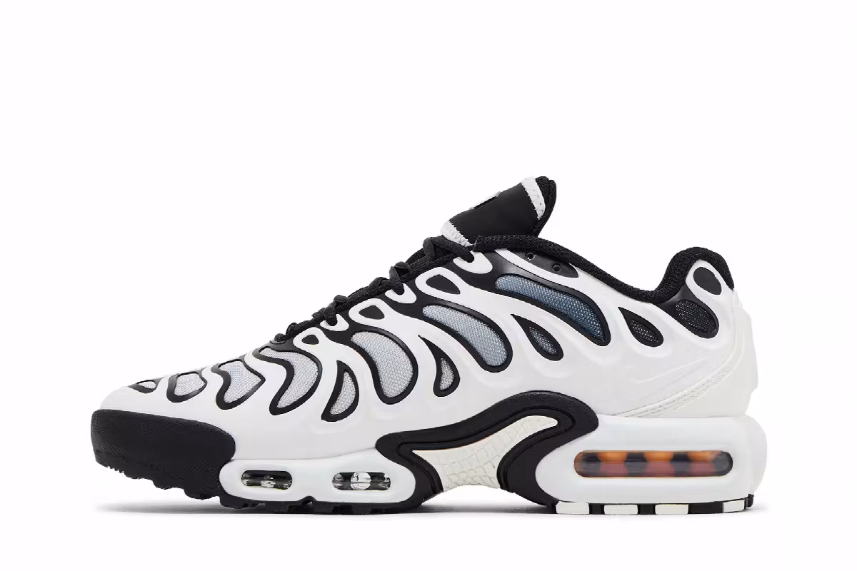 Nike Women's Air Max Plus Drift Panda, view 4
