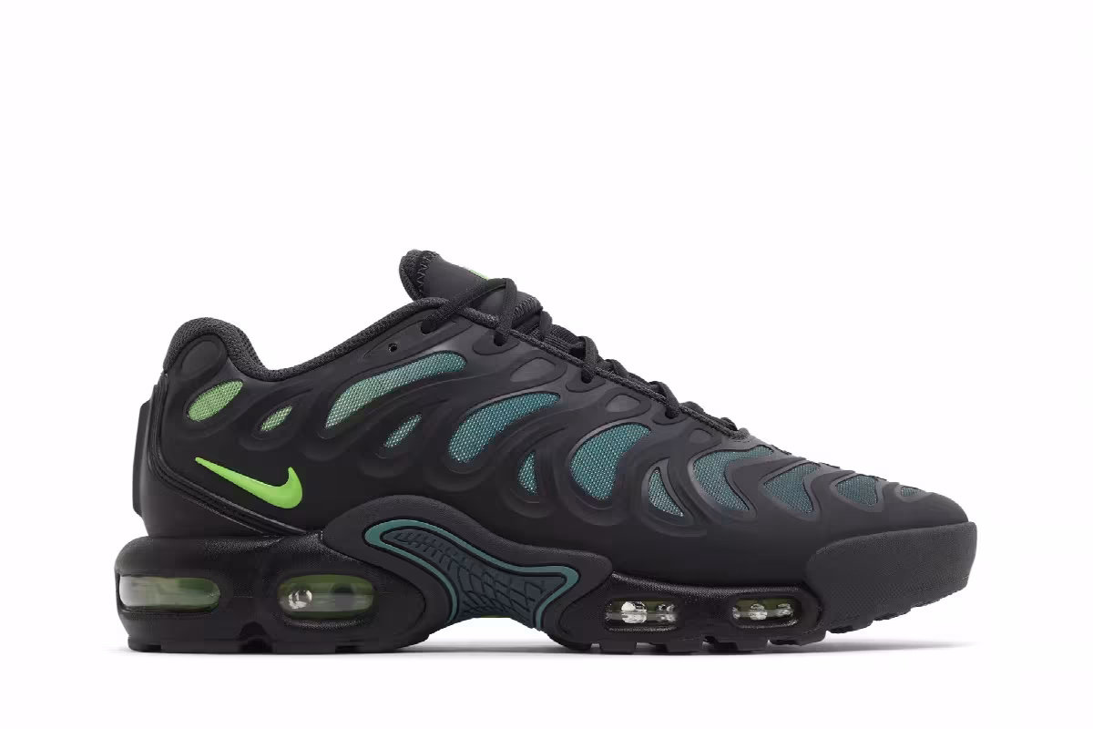 Nike Air Max Plus Drift Black Green Strike, view 2