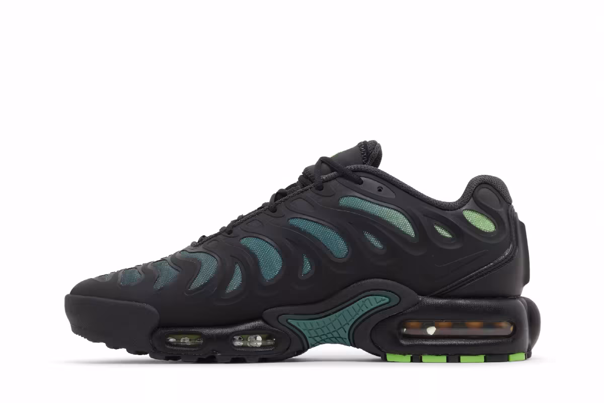 Nike Air Max Plus Drift Black Green Strike, view 4