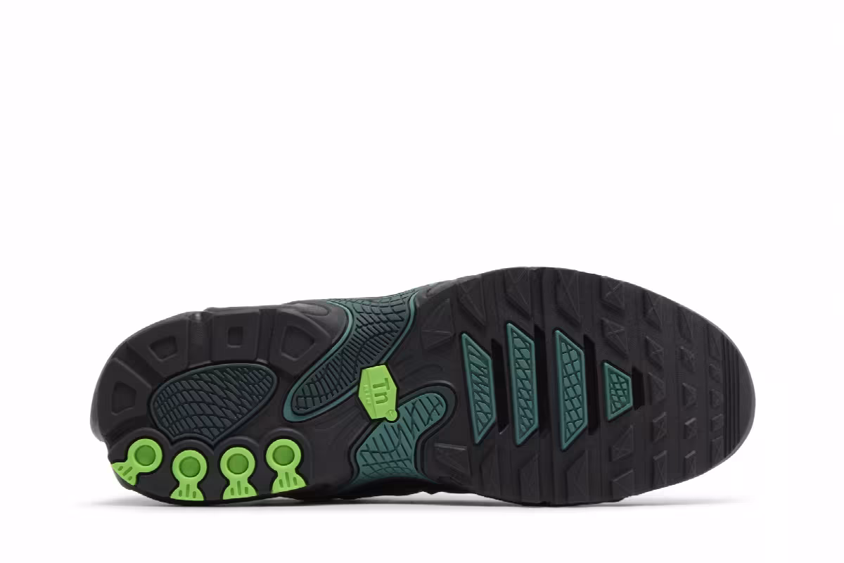 Nike Air Max Plus Drift Black Green Strike, view 5