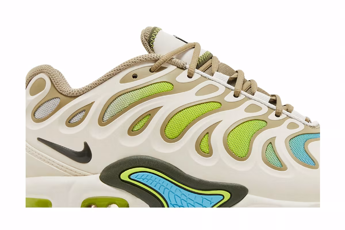 Nike Air Max Plus Drift Phantom Cyber, view 3