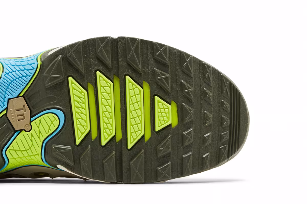 Nike Air Max Plus Drift Phantom Cyber, view 6
