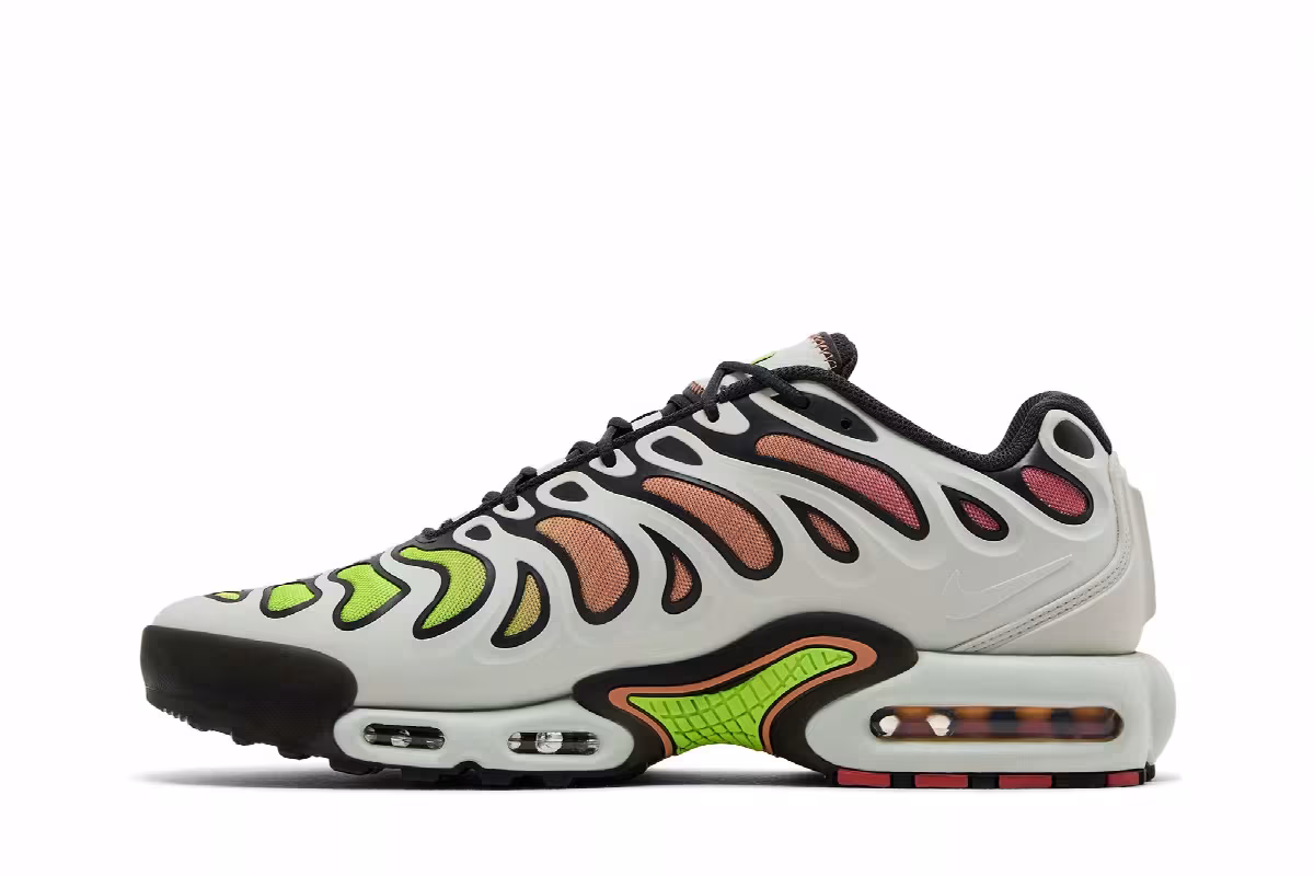Nike Air Max Plus Drift Light Silver Volt, view 4