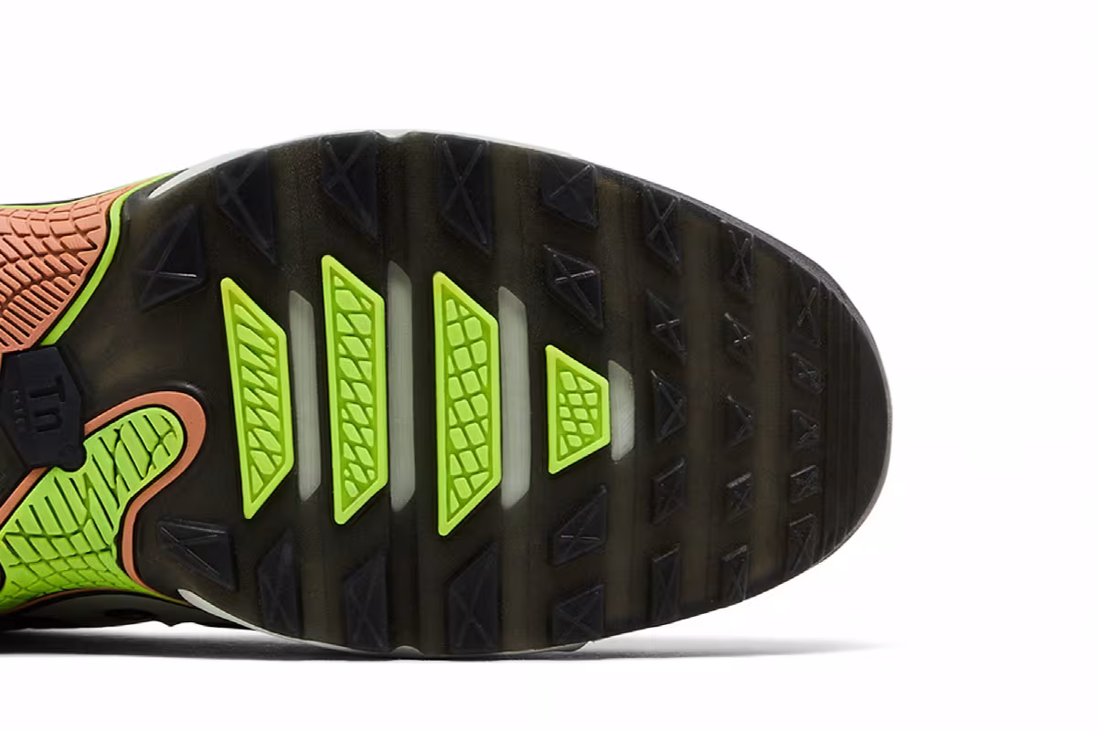 Nike Air Max Plus Drift Light Silver Volt, view 6