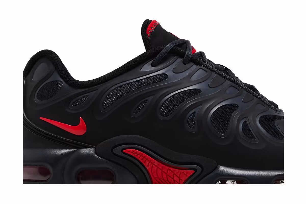 Nike Air Max Plus Drift GS Bred, view 3