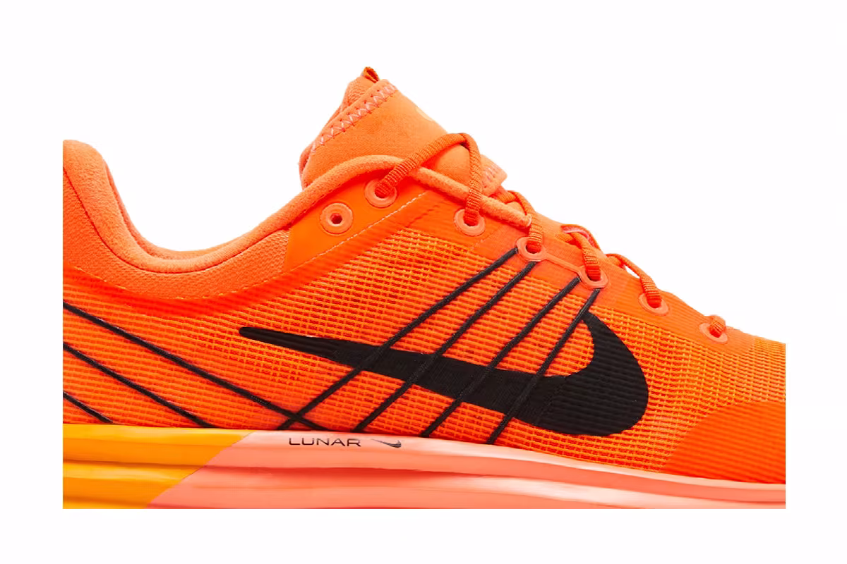 Nike Lunar Roam Hyper Crimson, view 3