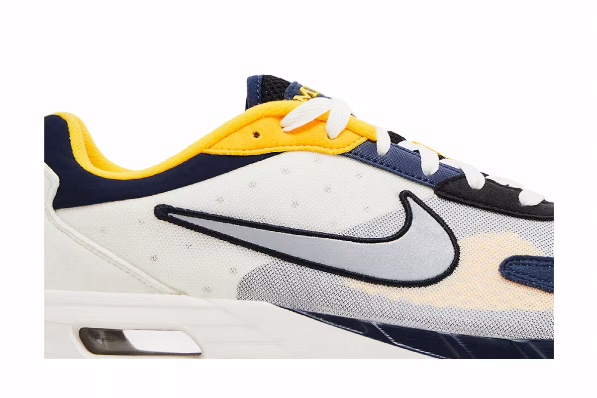 Nike Air Max Solo NCAA Pack - Michigan, view 3