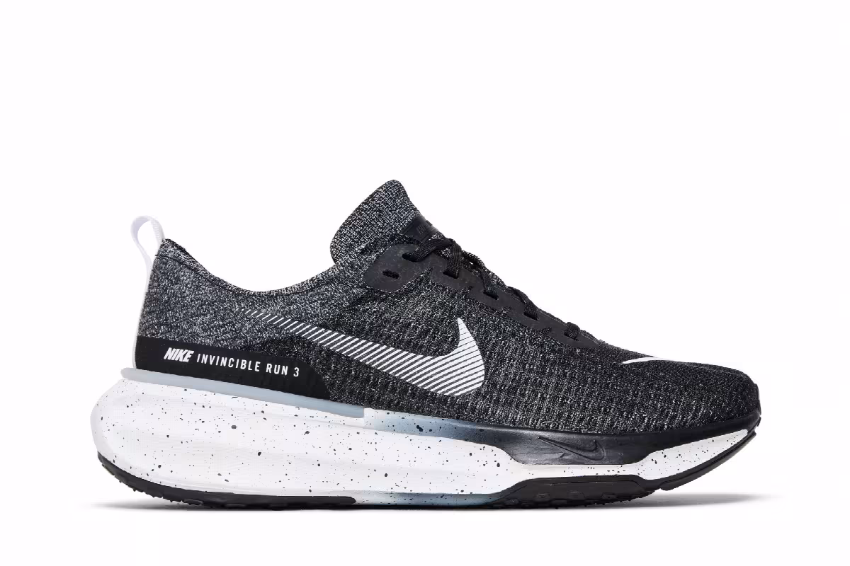 Nike ZoomX Invincible Run Flyknit 3 Oreo, view 2