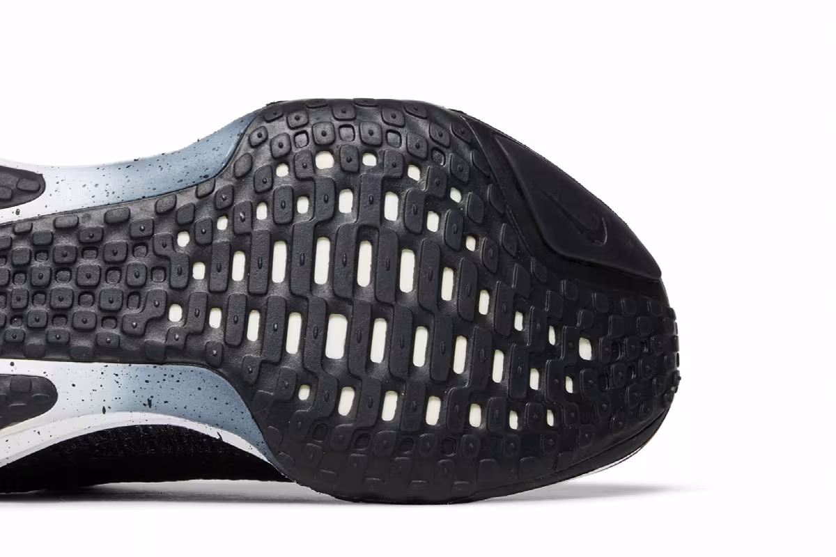 Nike ZoomX Invincible Run Flyknit 3 Oreo, view 6