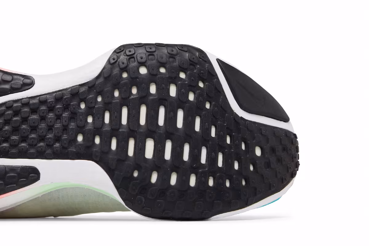 Nike ZoomX Invincible 3 Year of the Dragon, view 6
