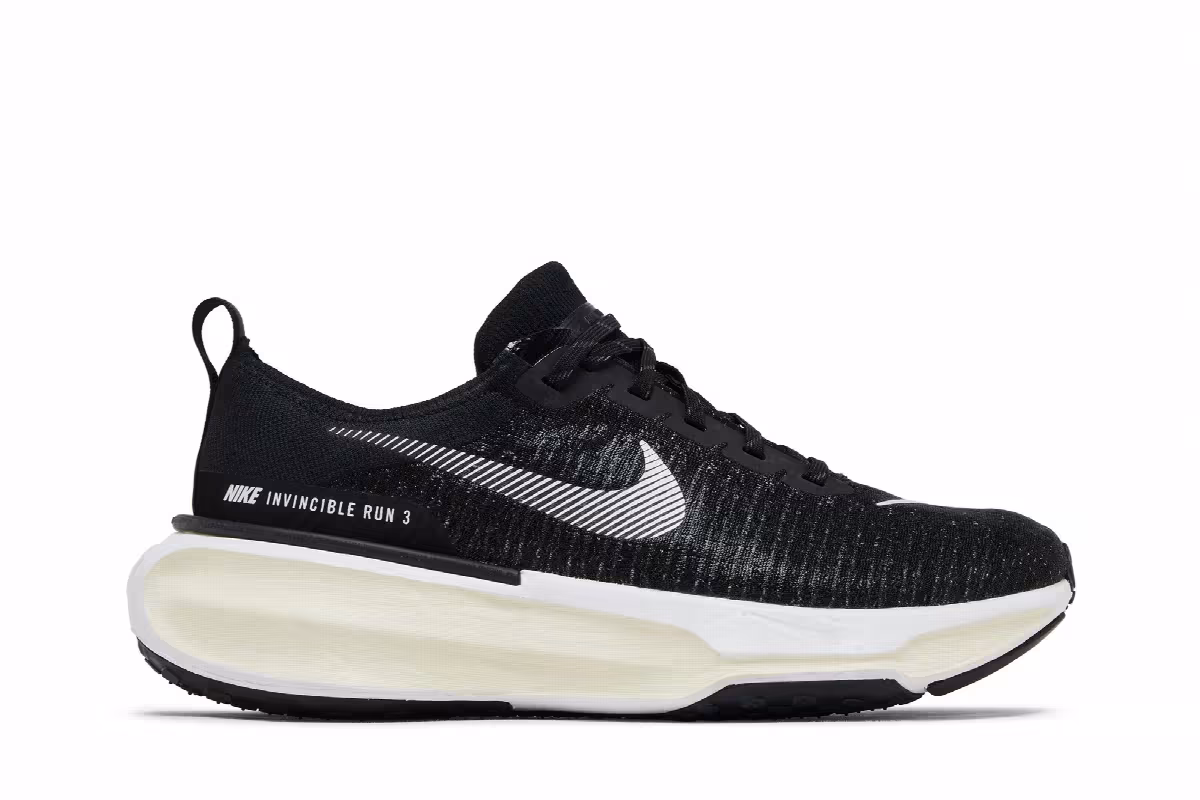 Nike ZoomX Invincible 3 Extra Wide Black White, view 2