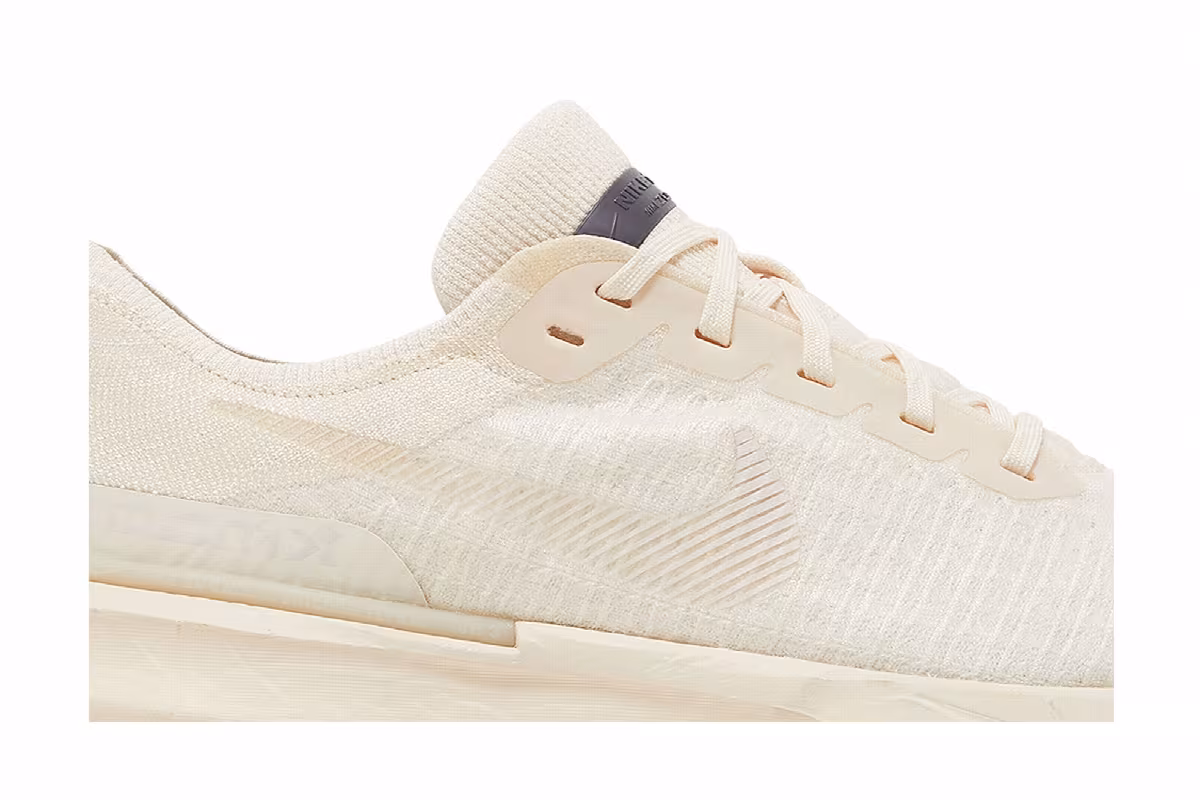 Nike ZoomX Invincible Run Flyknit 3 Light Cream, view 3