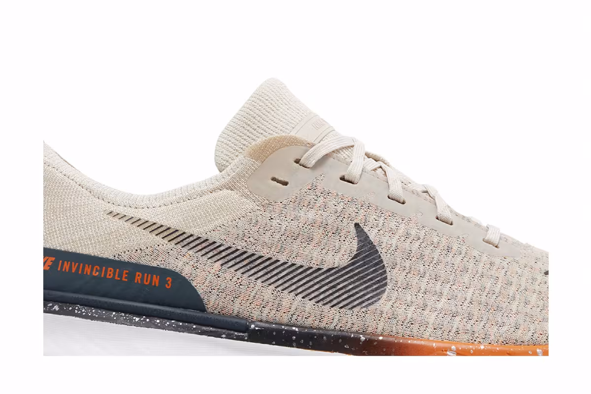 Nike ZoomX Invincible Run Flyknit 3 Oatmeal Safety Orange, view 3