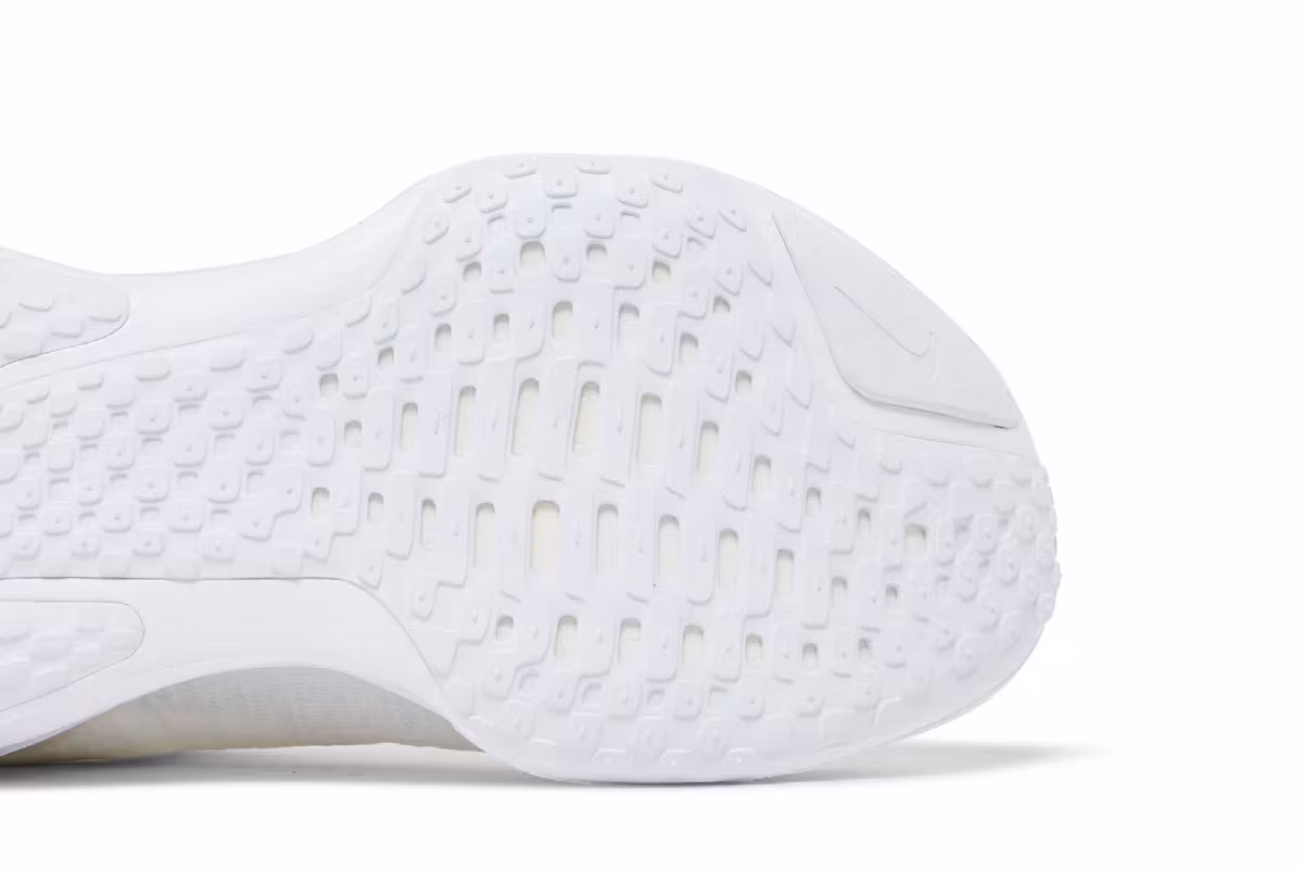 Nike ZoomX Invincible 3 Extra Wide White Photon Dust, view 6