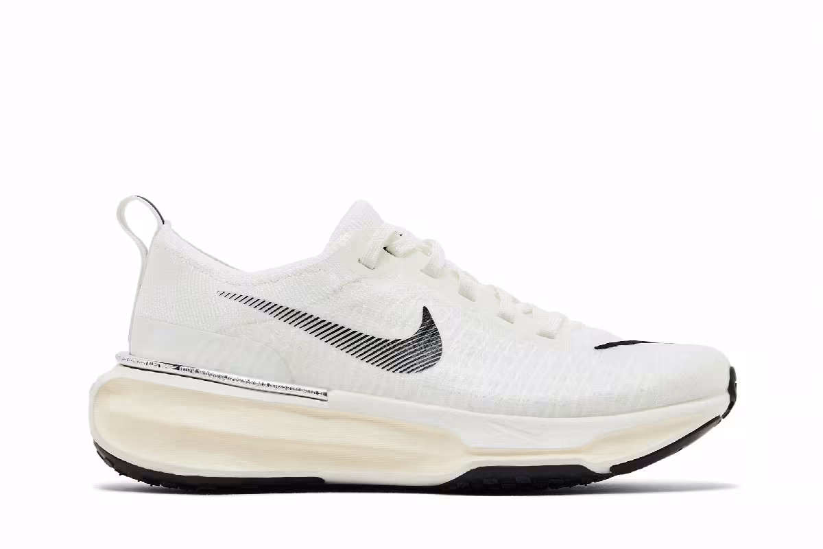 Nike Women's ZoomX Invincible 3 Extra Wide Summit White Black, view 2