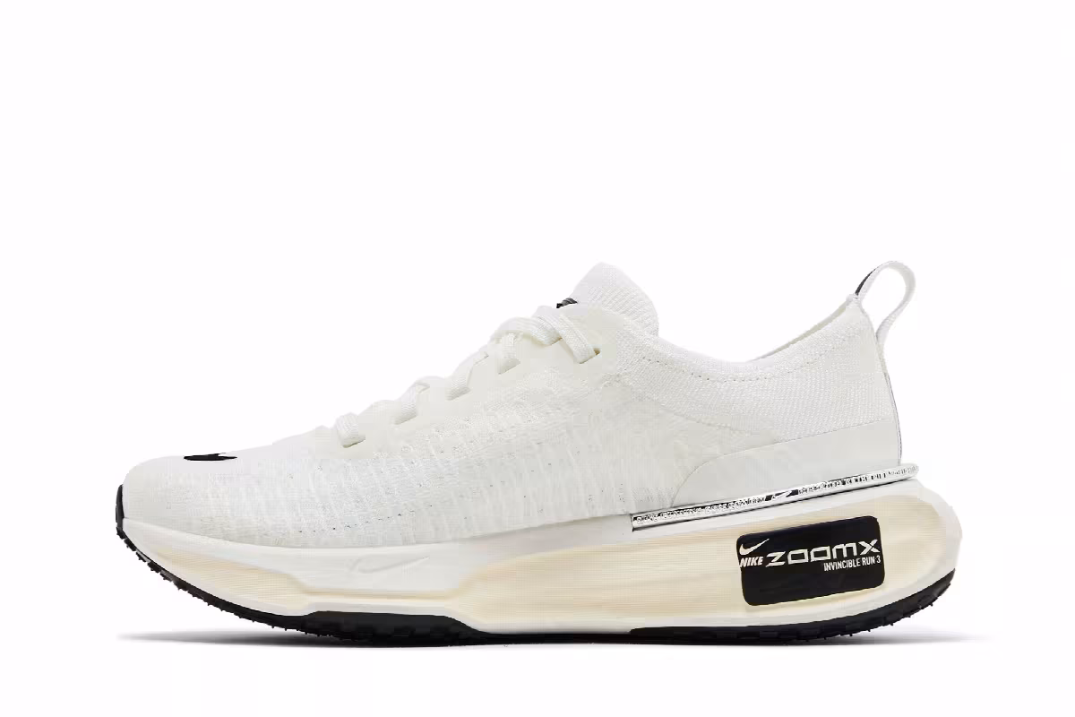 Nike Women's ZoomX Invincible 3 Extra Wide Summit White Black, view 4