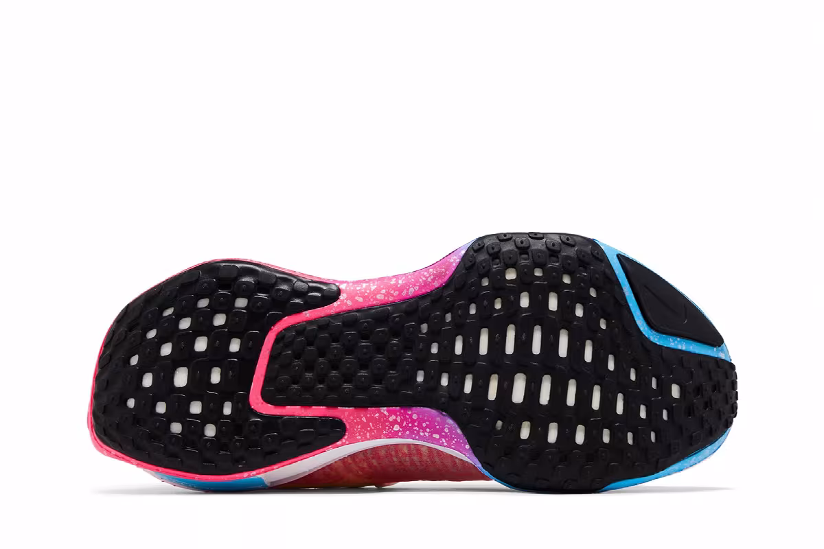 Nike Women's ZoomX Invincible 3 Barely Volt Hyper Pink, view 5