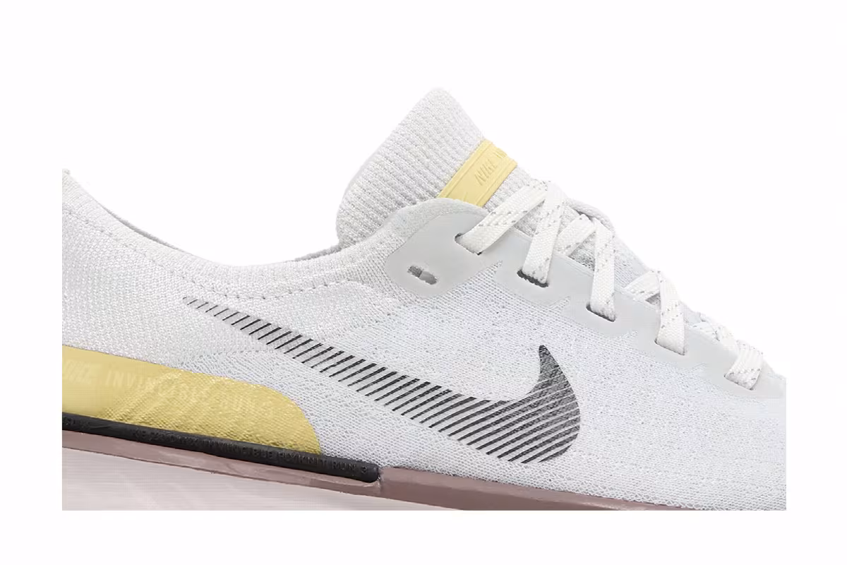 Nike Women's ZoomX Invincible 3 Photon Dust Platinum Violet, view 3