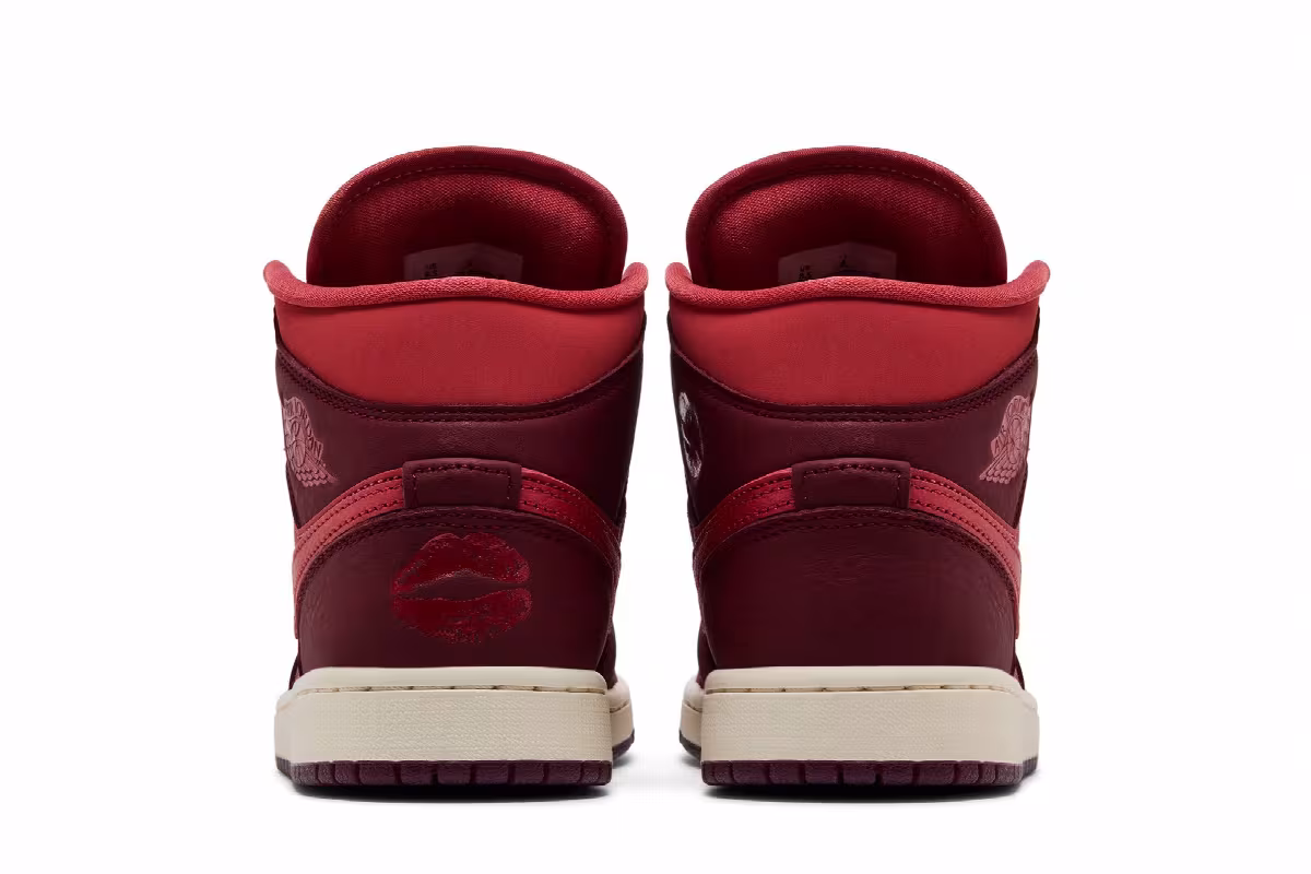 Women's Air Jordan 1 Mid SE Valentine's Day, view 7