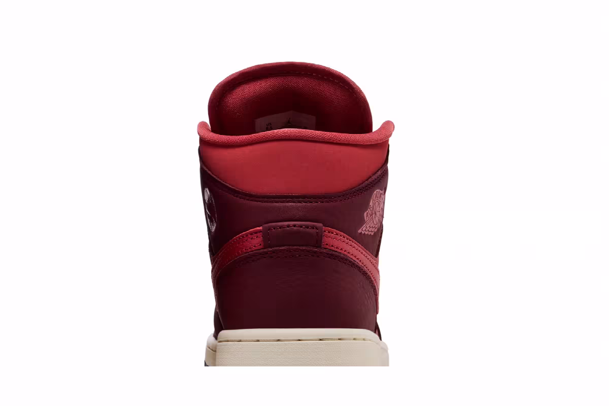 Women's Air Jordan 1 Mid SE Valentine's Day, view 8