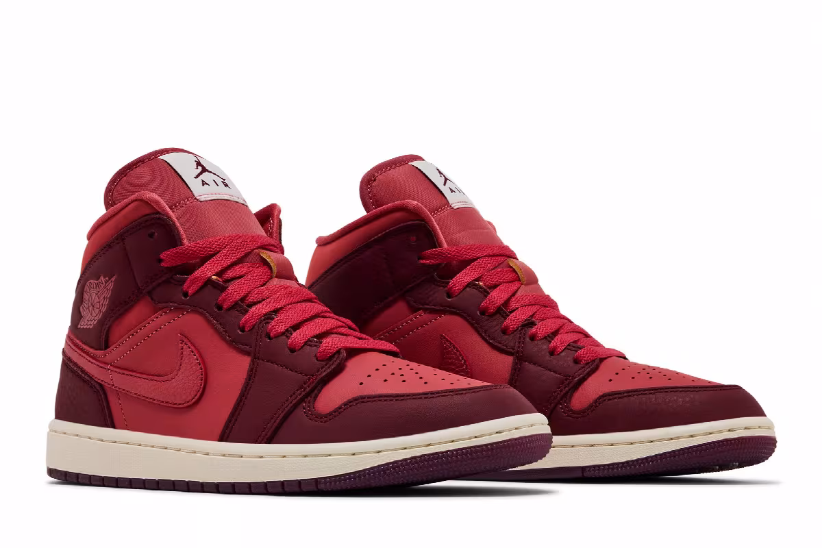 Women's Air Jordan 1 Mid SE Valentine's Day, view 9