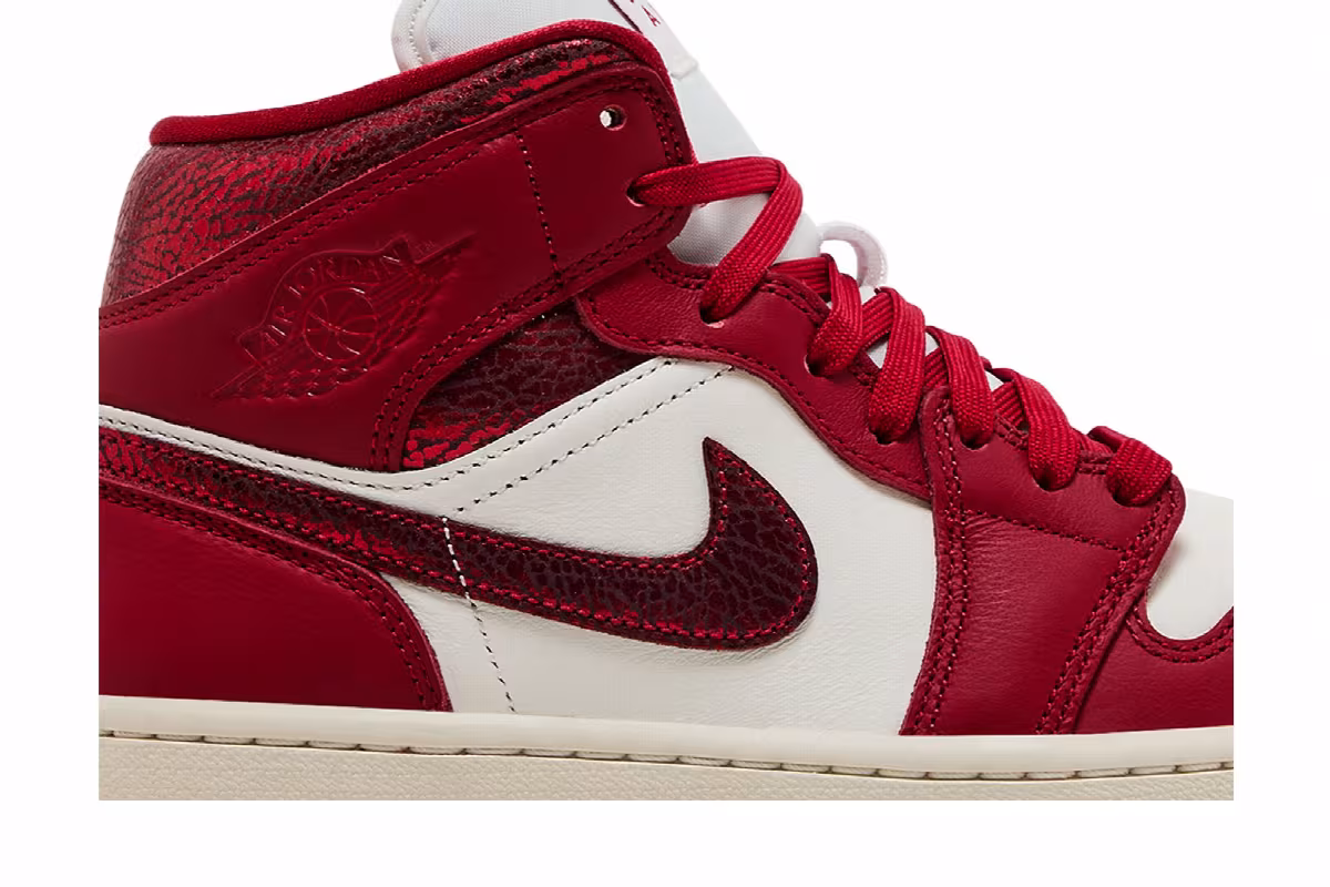 Women's Air Jordan 1 Mid Valentine's Day 2025, view 3