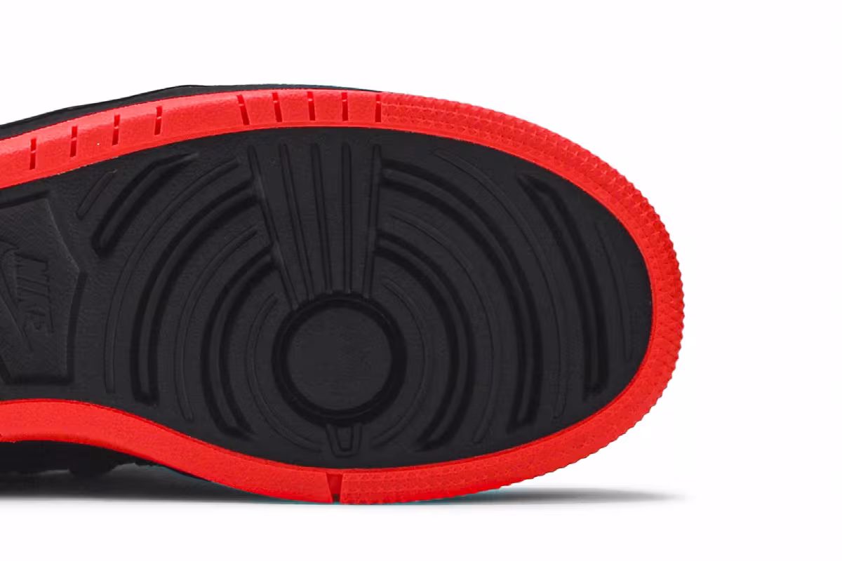 Women's Air Jordan 1 Nova XX Bred, view 6