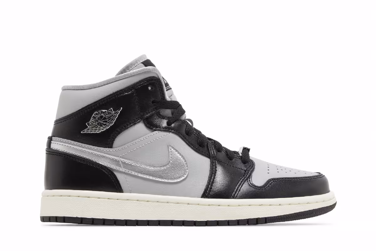 Women's Air Jordan 1 Mid SE Black Chrome, view 2