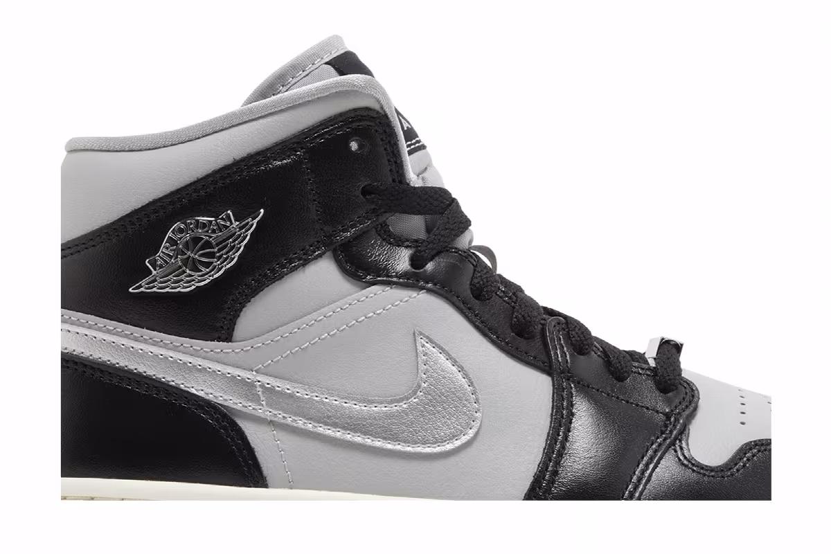 Women's Air Jordan 1 Mid SE Black Chrome, view 3