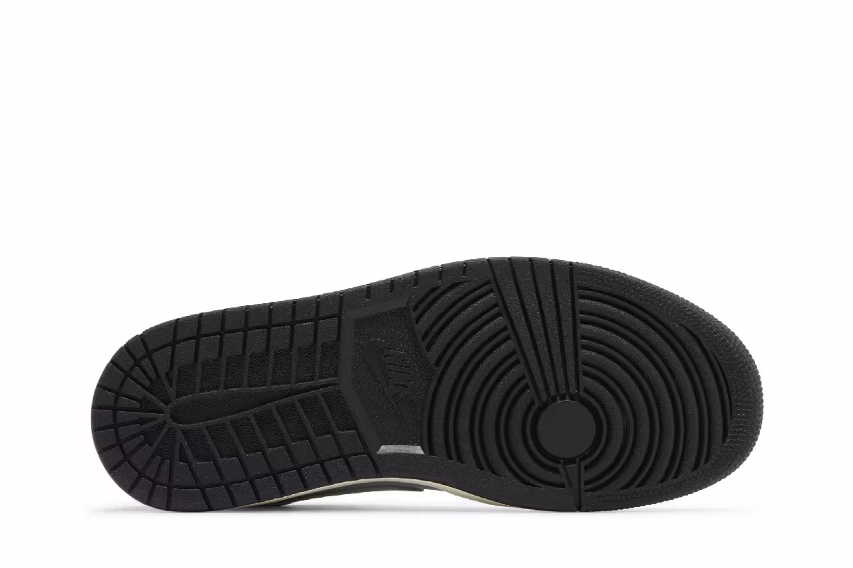 Women's Air Jordan 1 Mid SE Black Chrome, view 5