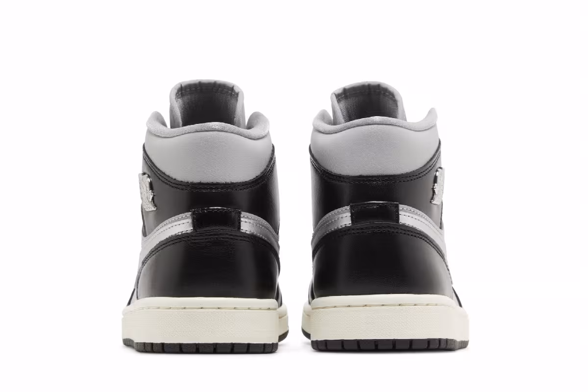 Women's Air Jordan 1 Mid SE Black Chrome, view 7