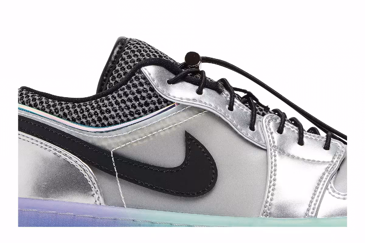 Women's Air Jordan 1 Low SE Metallic Silver Gradient, view 3