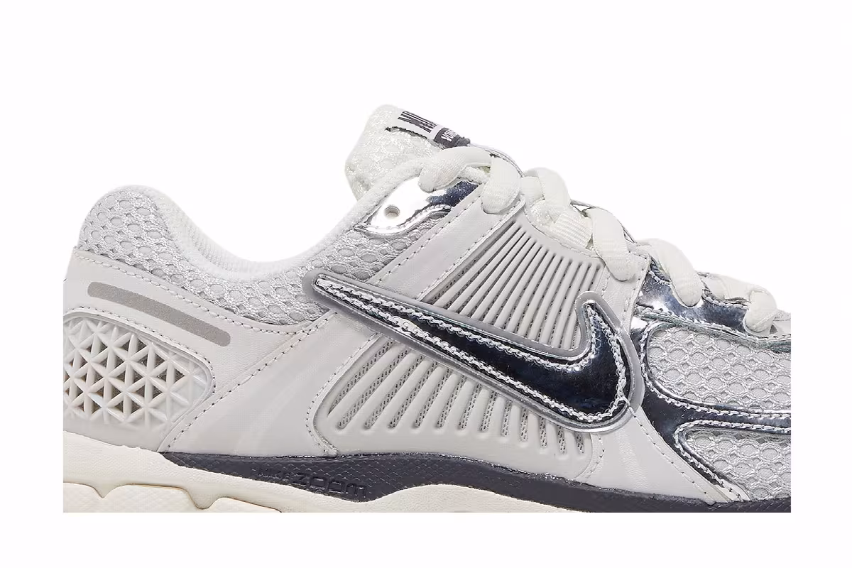 Nike Women's Air Zoom Vomero 5 Photon Dust Metallic Silver, view 3