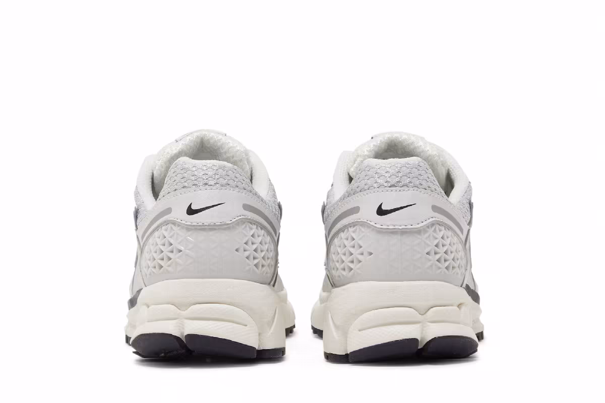 Nike Women's Air Zoom Vomero 5 Photon Dust Metallic Silver, view 7