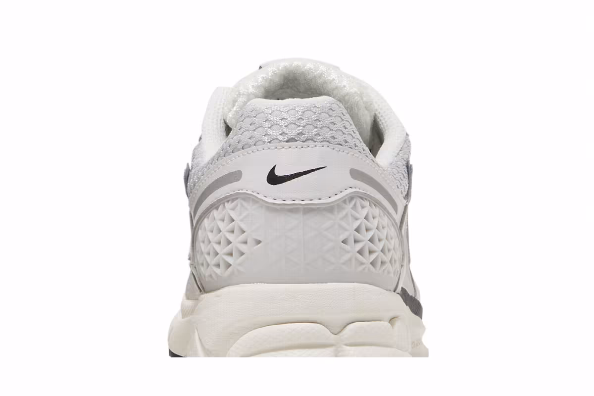 Nike Women's Air Zoom Vomero 5 Photon Dust Metallic Silver, view 8